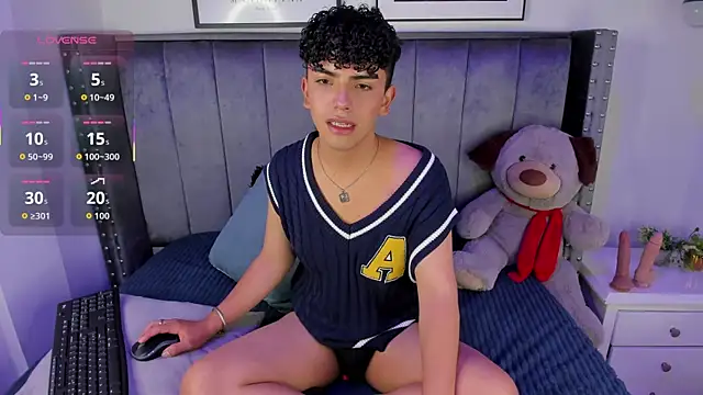 Snapshot of Niick_Twiink chatting on 29, 10, 2025 Niick Twiink online show from 29, 10, 2025