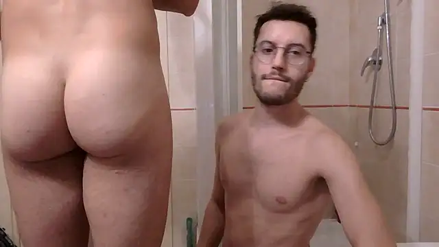 Snapshot of Amicisegreti2 chatting on 2, 11, 2025 Amicisegreti2 online show from 2, 11, 2025