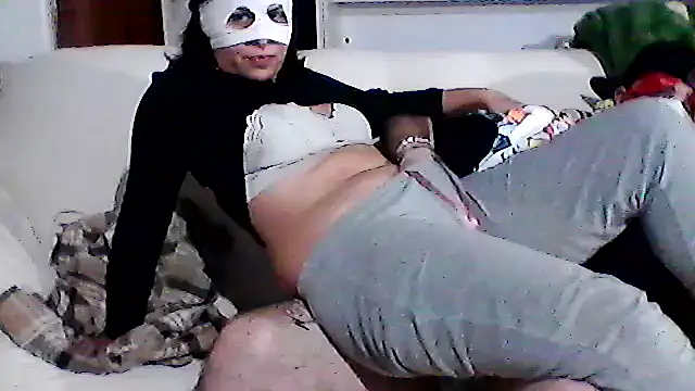 Snapshot of hekate_couple chatting on 28, 10, 2025 hekate couple online show from 28, 10, 2025