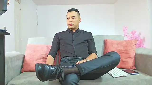 Snapshot of Mike_Fetiche chatting on 17, 2, 2026 Mike Fetiche online show from 17, 2, 2026