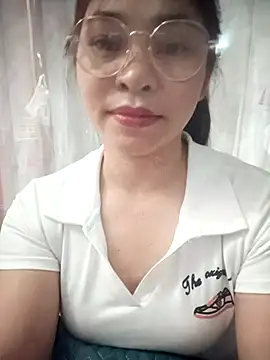 Bamboo-niee123 online show from 15, 2, 2026