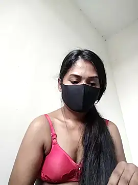 Green LaDY66 online show from 5, 11, 2025