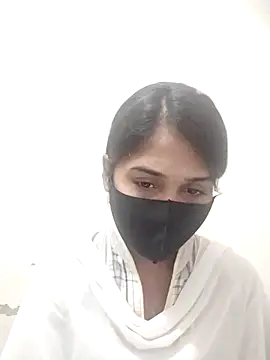 Green LaDY66 online show from 19, 11, 2025