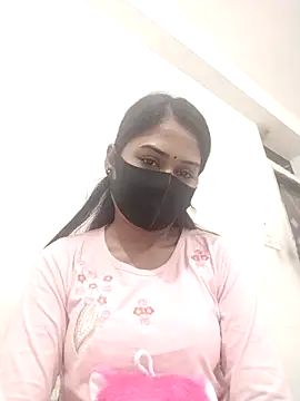 Green LaDY66 online show from 30, 11, 2025