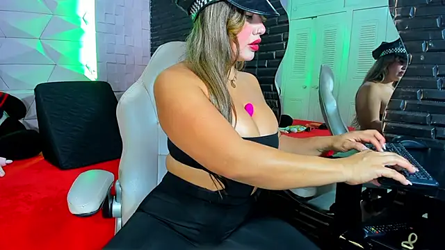 ChanellBrad online show from 18, 12, 2025