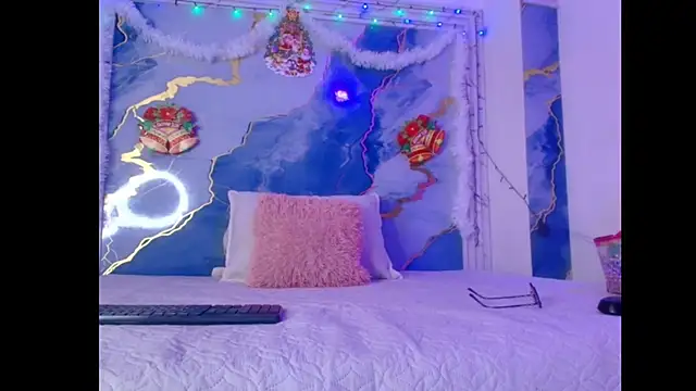 Girls from medellin online show from 17, 12, 2025