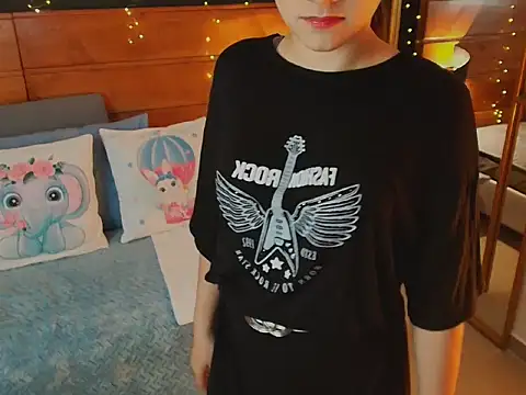 milena kiitty online show from 9, 2, 2026