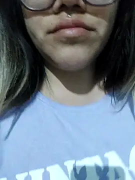 Snapshot of Camilu23 chatting on 28, 10, 2025 Camilu23 online show from 28, 10, 2025