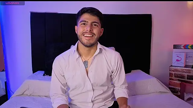 Snapshot of jaiden_thoner chatting on 6, 2, 2026 jaiden thoner online show from 6, 2, 2026