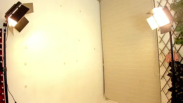 Snapshot of candice_star chatting on 28, 11, 2025 candice star online show from 28, 11, 2025