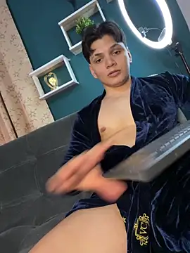 Snapshot of pinksmile_1 chatting on 28, 3, 2026 pinksmile 1 online show from 28, 3, 2026