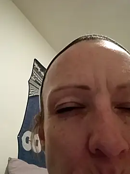 Snapshot of Karebearz1 chatting on 20, 11, 2025 Karebearz1 online show from 20, 11, 2025