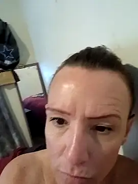 Snapshot of Karebearz1 chatting on 9, 3, 2026 Karebearz1 online show from 9, 3, 2026