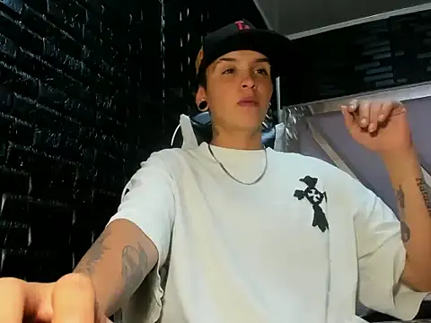 Snapshot of SubGirlRs chatting on 3, 11, 2025 SubGirlRs online show from 3, 11, 2025