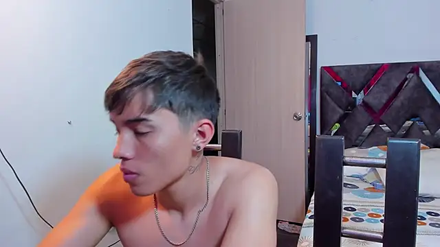 Snapshot of MollyandFher chatting on 24, 11, 2025 MollyandFher online show from 24, 11, 2025