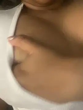 Snapshot of KatrinaMore chatting on 6, 11, 2025 KatrinaMore online show from 6, 11, 2025