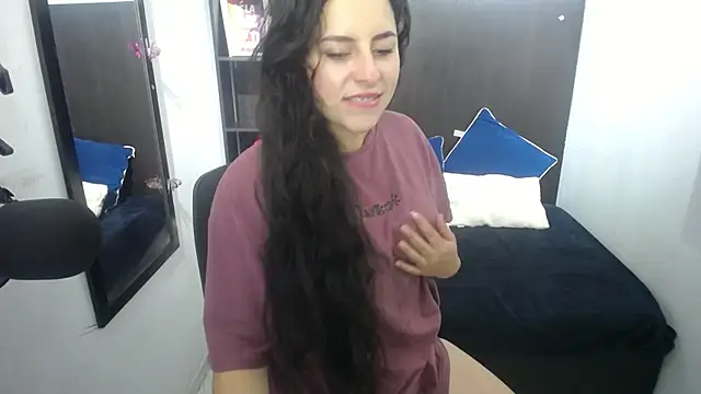 Snapshot of adara_sky chatting on 31, 10, 2025 adara sky online show from 31, 10, 2025