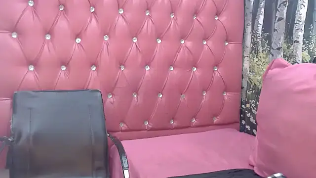 Snapshot of Lucile_Carrie chatting on 8, 7, 2026 Lucile Carrie online show from 8, 7, 2026