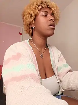 Snapshot of EvonyFoxxx chatting on 7, 5, 2026 EvonyFoxxx online show from 7, 5, 2026