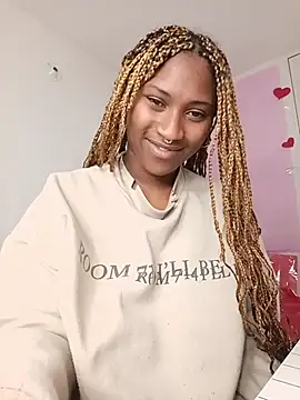 Snapshot of EvonyFoxxx chatting on 25, 5, 2026 EvonyFoxxx online show from 25, 5, 2026