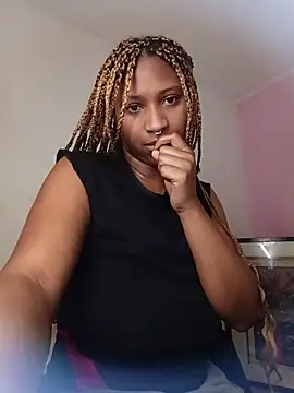 Snapshot of EvonyFoxxx chatting on 7, 6, 2026 EvonyFoxxx online show from 7, 6, 2026