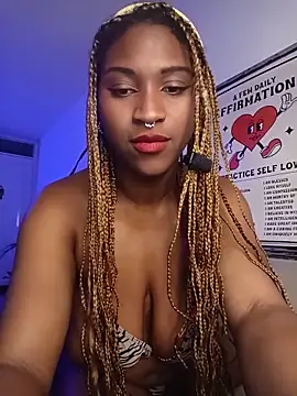 Snapshot of EvonyFoxxx chatting on 30, 6, 2026 EvonyFoxxx online show from 30, 6, 2026