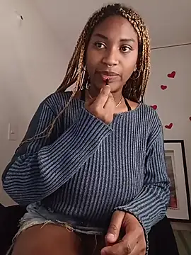 Snapshot of EvonyFoxxx chatting on 4, 7, 2026 EvonyFoxxx online show from 4, 7, 2026