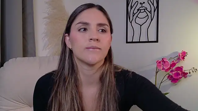 VictoriaNova  online show from 17, 4, 2026