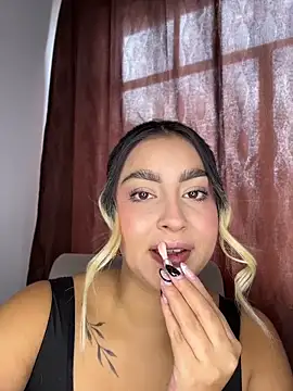 Snapshot of Elina_Hills chatting on 1, 7, 2026 Elina Hills online show from 1, 7, 2026