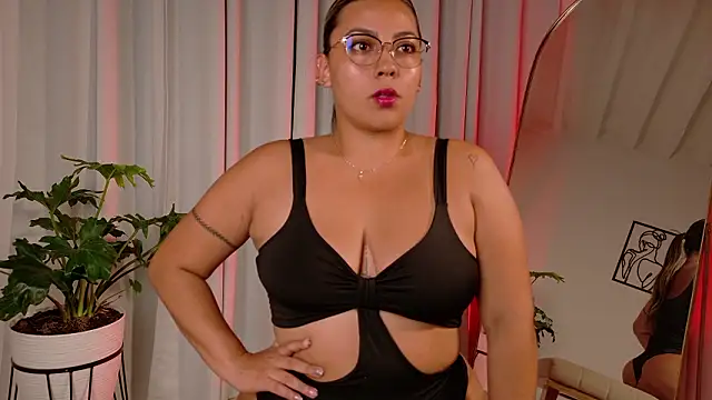 Zara Nova online show from 19, 2, 2026