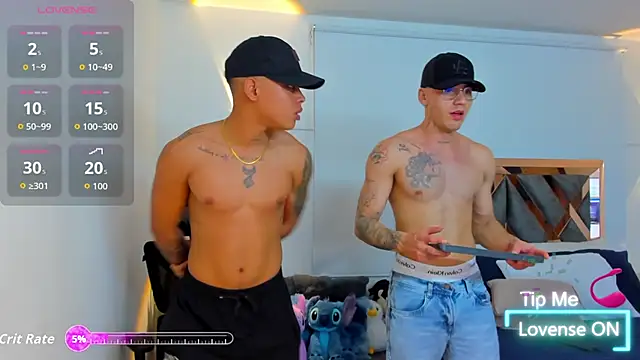 Snapshot of Hot_Guysxxx19 chatting on 31, 10, 2025 Hot Guysxxx19 online show from 31, 10, 2025