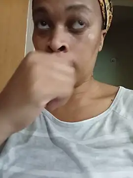 Snapshot of NewBeginnings8 chatting on 14, 6, 2026 NewBeginnings8 online show from 14, 6, 2026