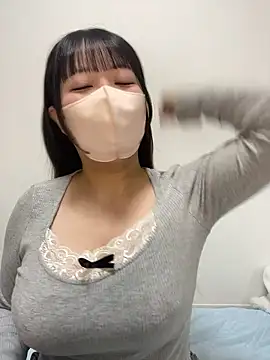 Snapshot of emiri_da_nyan chatting on 23, 5, 2026 emiri da nyan online show from 23, 5, 2026
