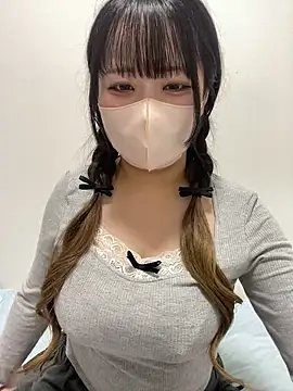 Snapshot of emiri_da_nyan chatting on 9, 6, 2026 emiri da nyan online show from 9, 6, 2026
