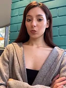 LilluKatten online show from 7, 11, 2025