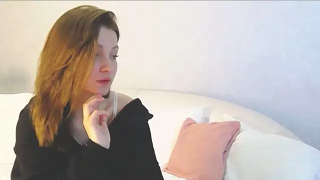 Snapshot of Molly_Mavis chatting on 4, 11, 2025 Molly Mavis online show from 4, 11, 2025