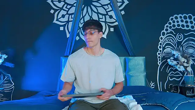 AlessioVitale online show from 7, 1, 2026