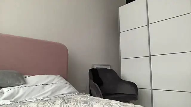 Snapshot of HotLdyllic chatting on 5, 11, 2025 HotLdyllic online show from 5, 11, 2025