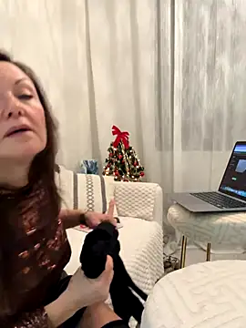 HotLdyllic online show from 21, 12, 2025