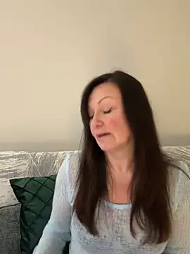 HotLdyllic online show from 5, 3, 2026