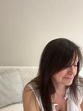 HotLdyllic online show from 17, 3, 2026