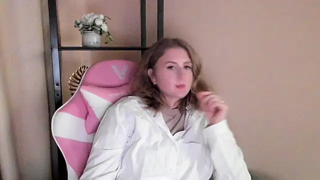 Snapshot of JeniceNagg chatting on 1, 11, 2025 JeniceNagg online show from 1, 11, 2025