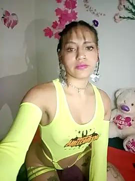 BellaChiquis  online show from 22, 11, 2025