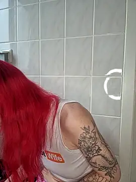 SkinnyGinny online show from 10, 11, 2025