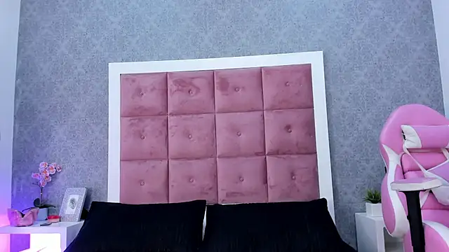 ailenaranda online show from 22, 11, 2025