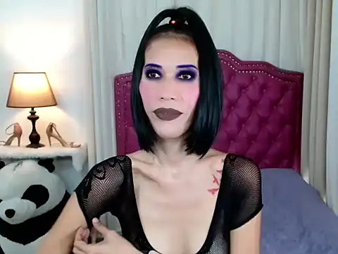 Snapshot of bellaUtops chatting on 25, 11, 2025 bellaUtops online show from 25, 11, 2025