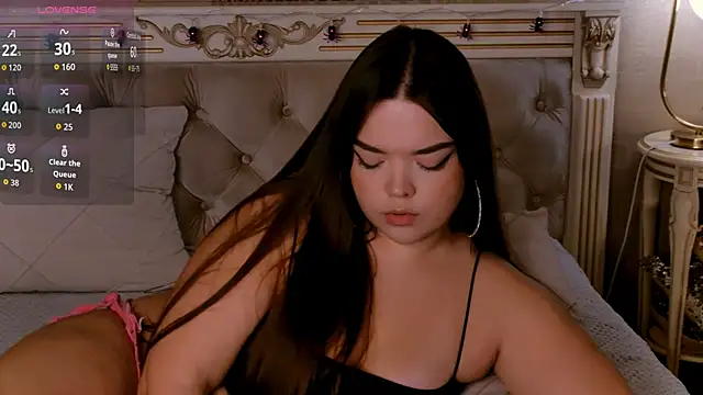 NaomiAster online show from 4, 11, 2025