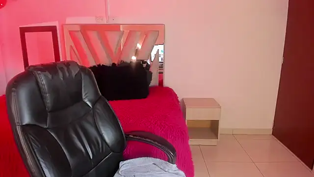 Snapshot of Ebonynaughty chatting on 14, 5, 2026 Ebonynaughty online show from 14, 5, 2026