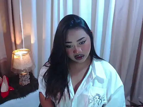 XxgiganticoliviacummerxX online show from 17, 4, 2026