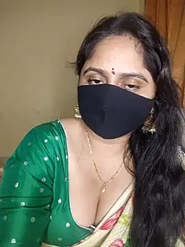 Snapshot of mouni499 chatting on 17, 7, 2026 mouni499 online show from 17, 7, 2026